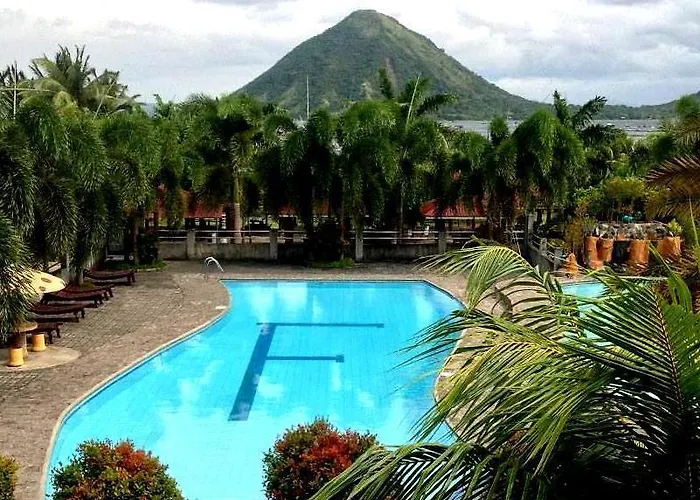 Calinisan Beach Resort